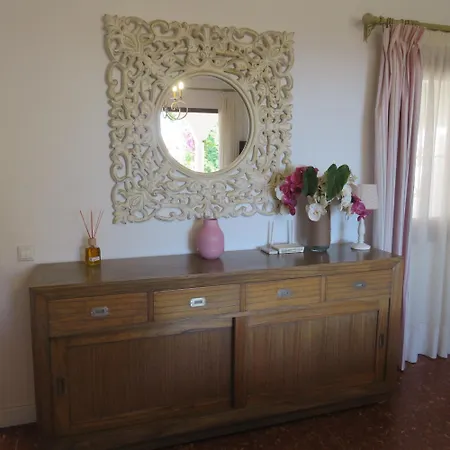 Casa Santorini Las Chapas Marbella